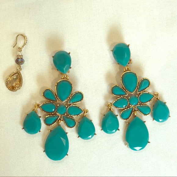 Oscar de la Renta Jewelry - Oscar de la Renta Gold Torquoise Resin Earrings